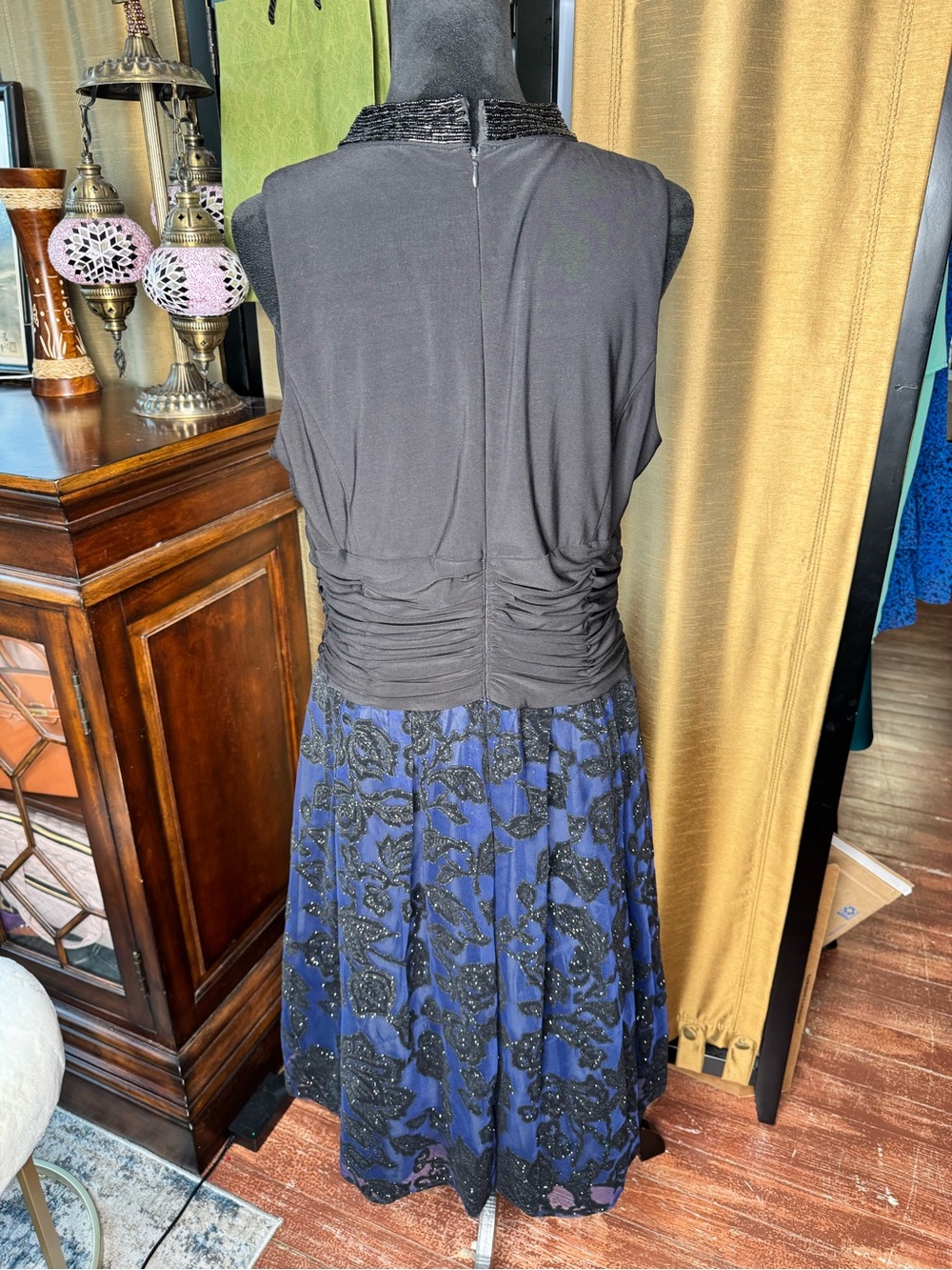 SLNY Black Blue Floral Burnout Cocktail Dress Beaded Neck 14W - Picture 4 of 9